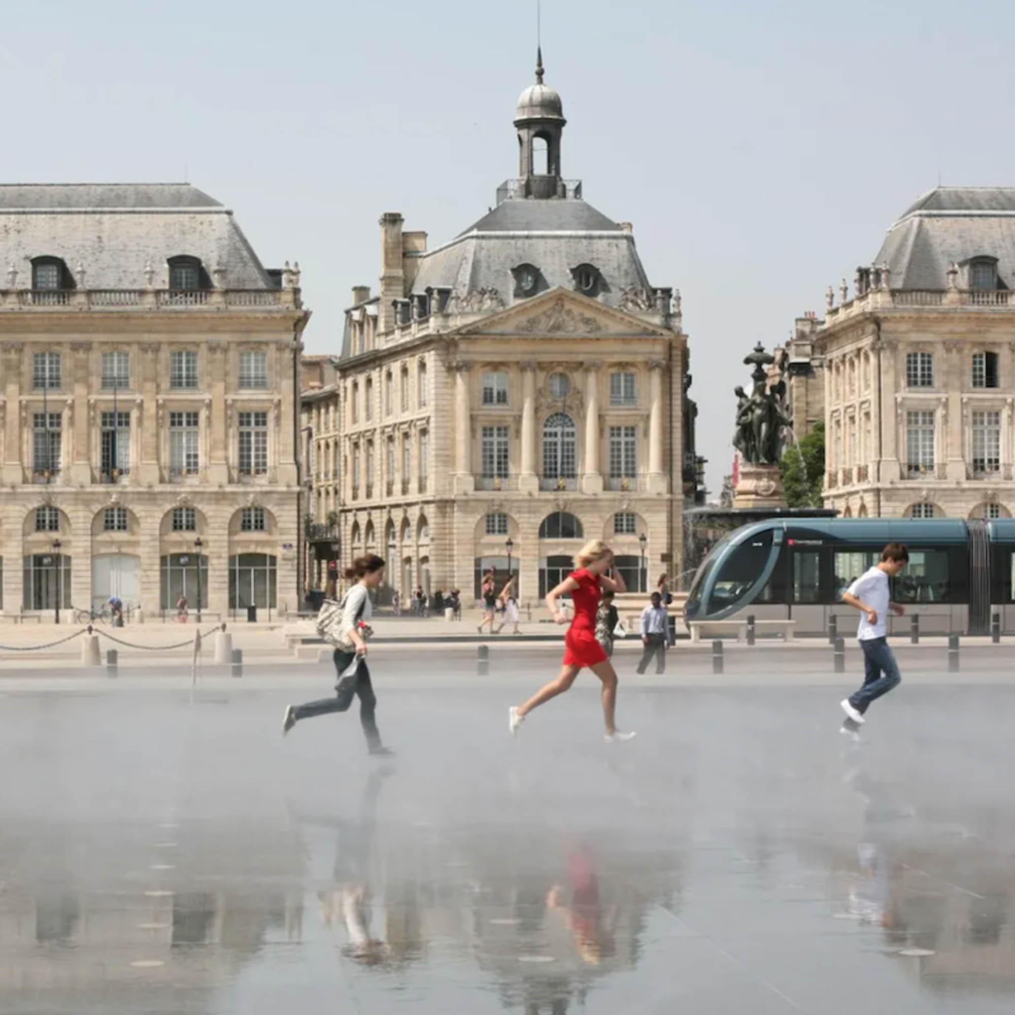Bordeaux History & Sightseeing Stroll