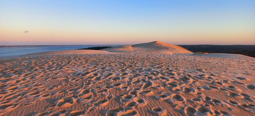 The Dune du Pilat in Arcachon in autumn, with fewer visitors than summer.